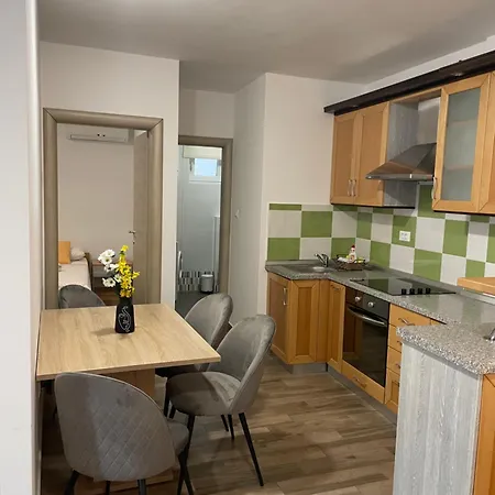 Danica Apartman *