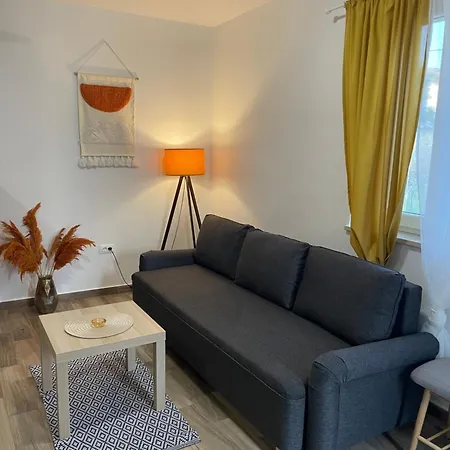 Danica Apartman *