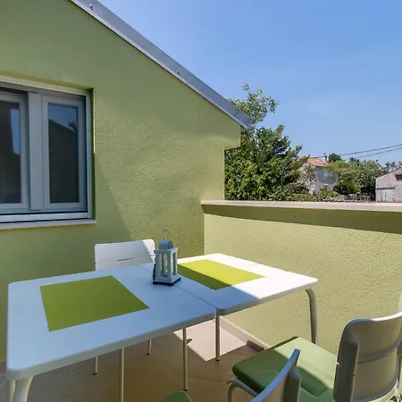 Danica Apartman *