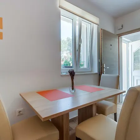 Danica Apartman