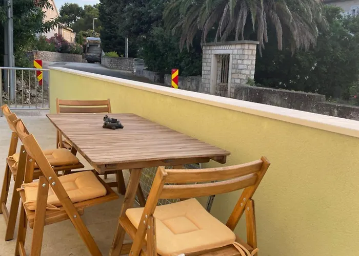 Danica Apartman