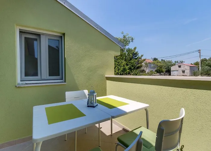 Danica Apartman *