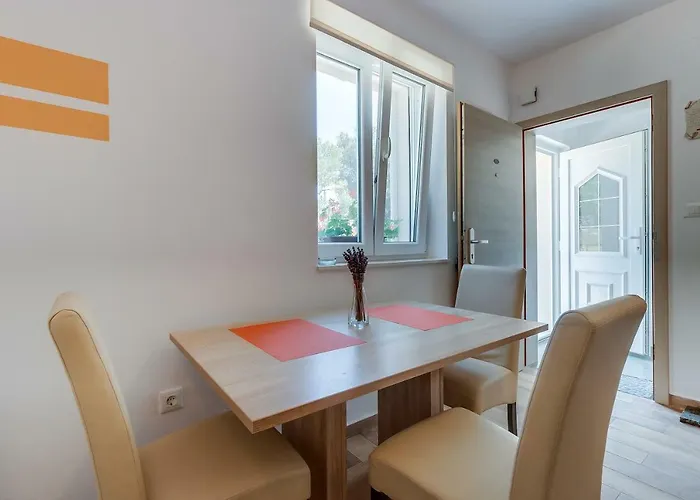 Danica Apartman
